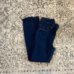 D. Jeans Skinny Jeans